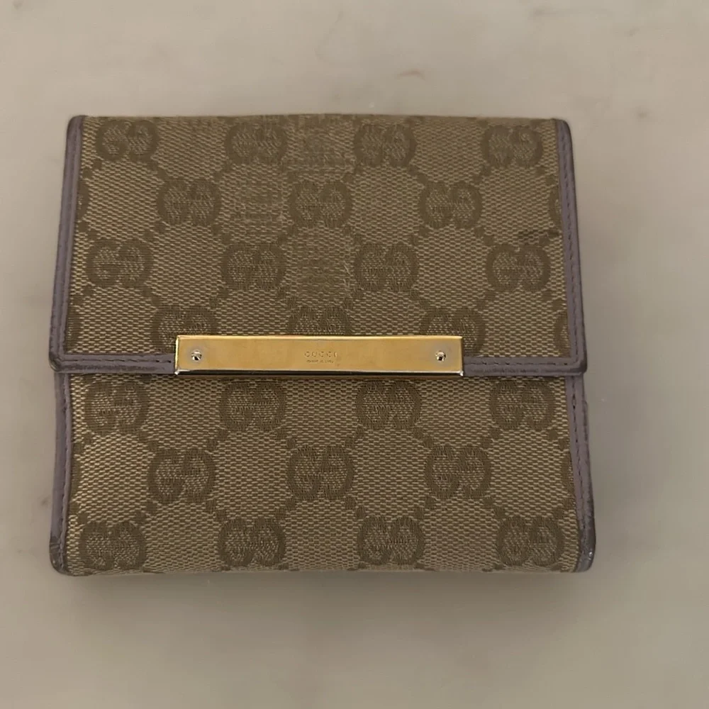 Gucci Lilac Trim Wallet - Picture 2 of 14